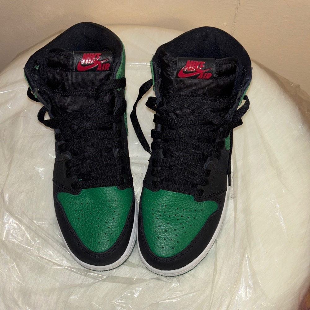 Nike High-Top Sneakers in Black and Green